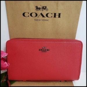 COACH TRAVEL WALLET